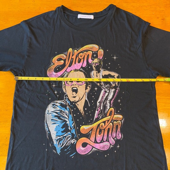 Daydreamer Elton John t-shirt. Size Small - Picture 8 of 9